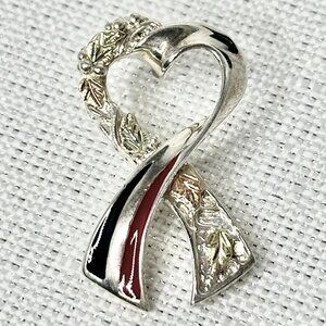 Landstrom's Vintage Black Hills Support America Ribbon Pin  Make Offer!